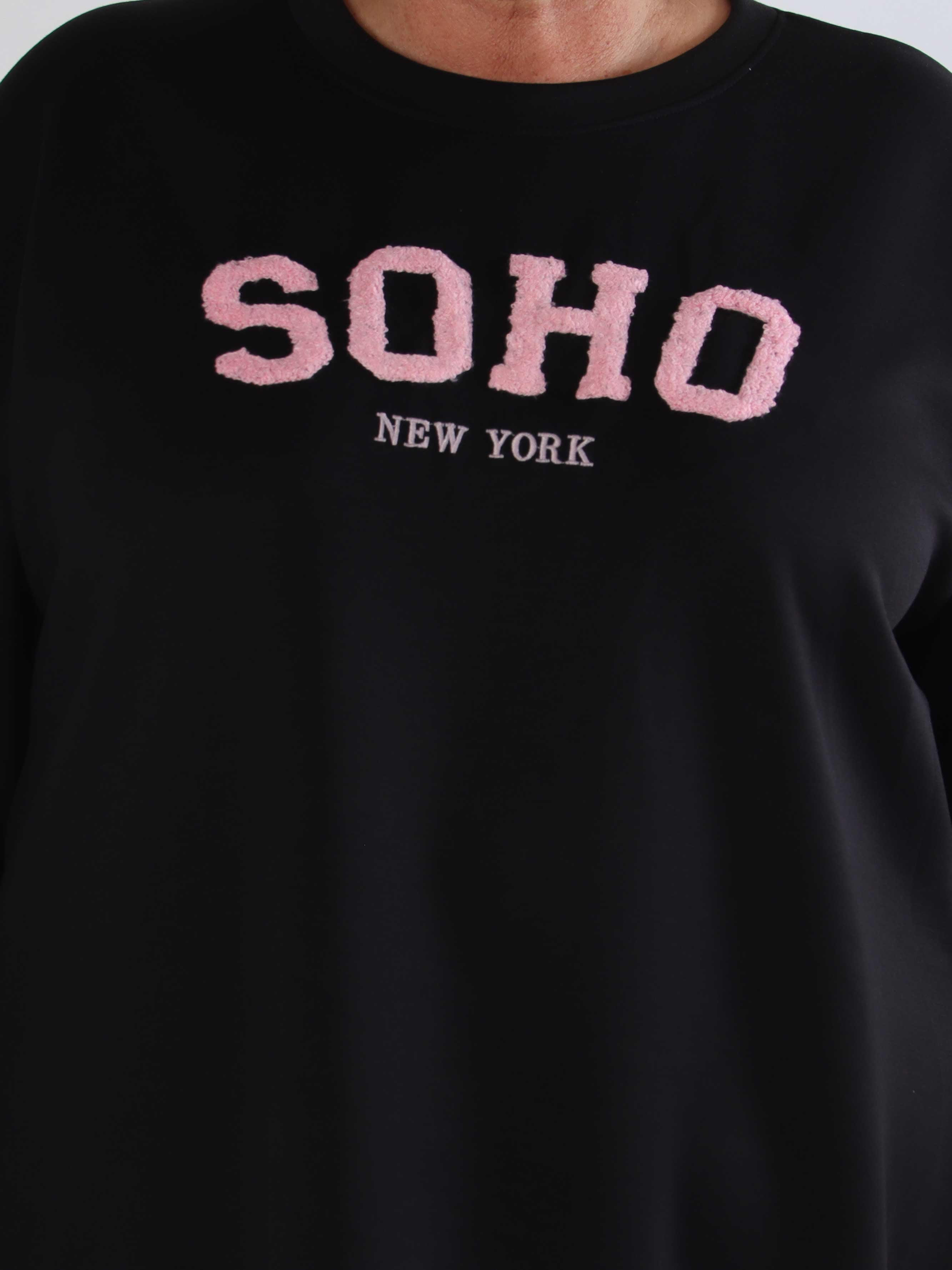 Lindsay - Blød plus size sweatshirt med SOHO skrevet på brystet